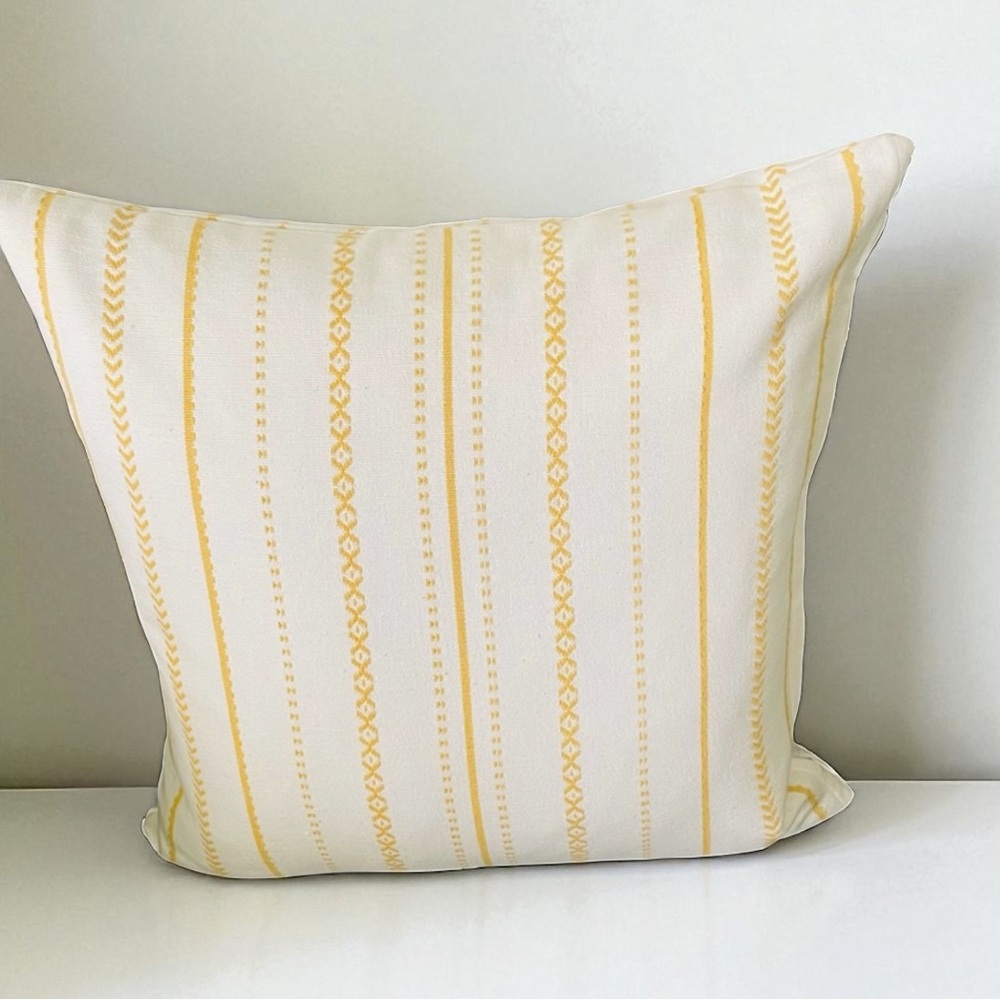 DEVI DESIGNS NAMBIA WHITE OCHRE ACCENT PILLOW INSERT WATERFOWL FEATHERS 23x23